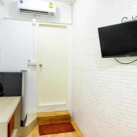 Ze Residence Bang Aor Station Bangkok Exterior photo